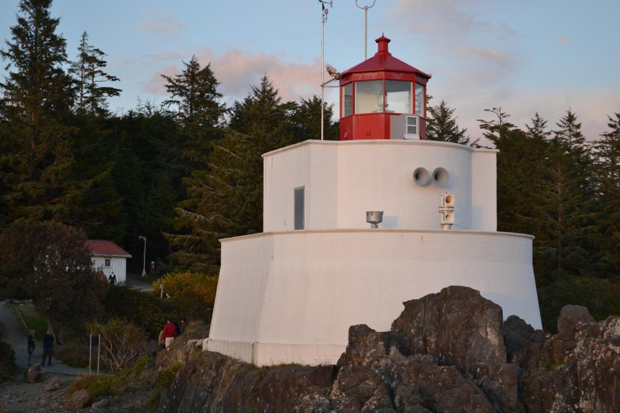 Easy On The Edge Villa Ucluelet Exterior photo