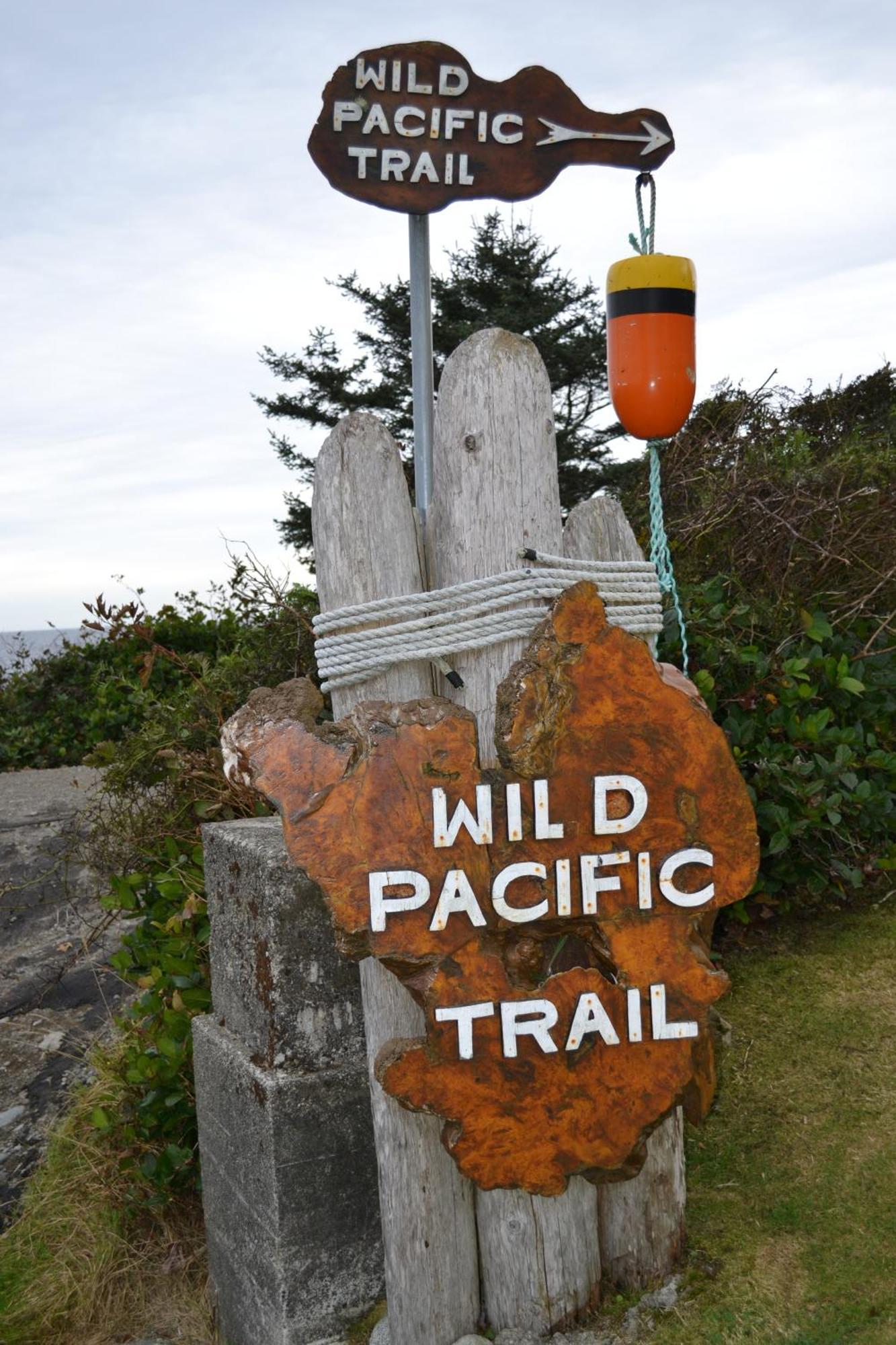 Easy On The Edge Villa Ucluelet Exterior photo